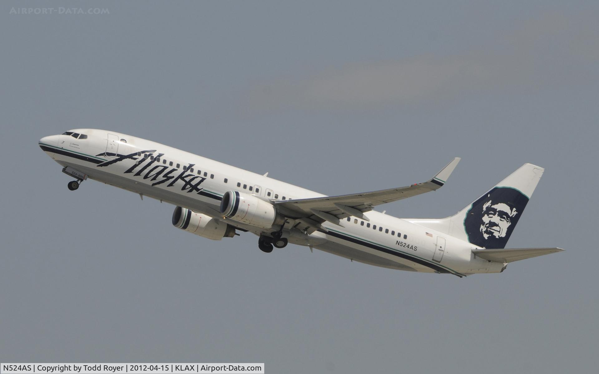 N524AS, 2009 Boeing 737-890 C/N 35195, Departing LAX on 25R