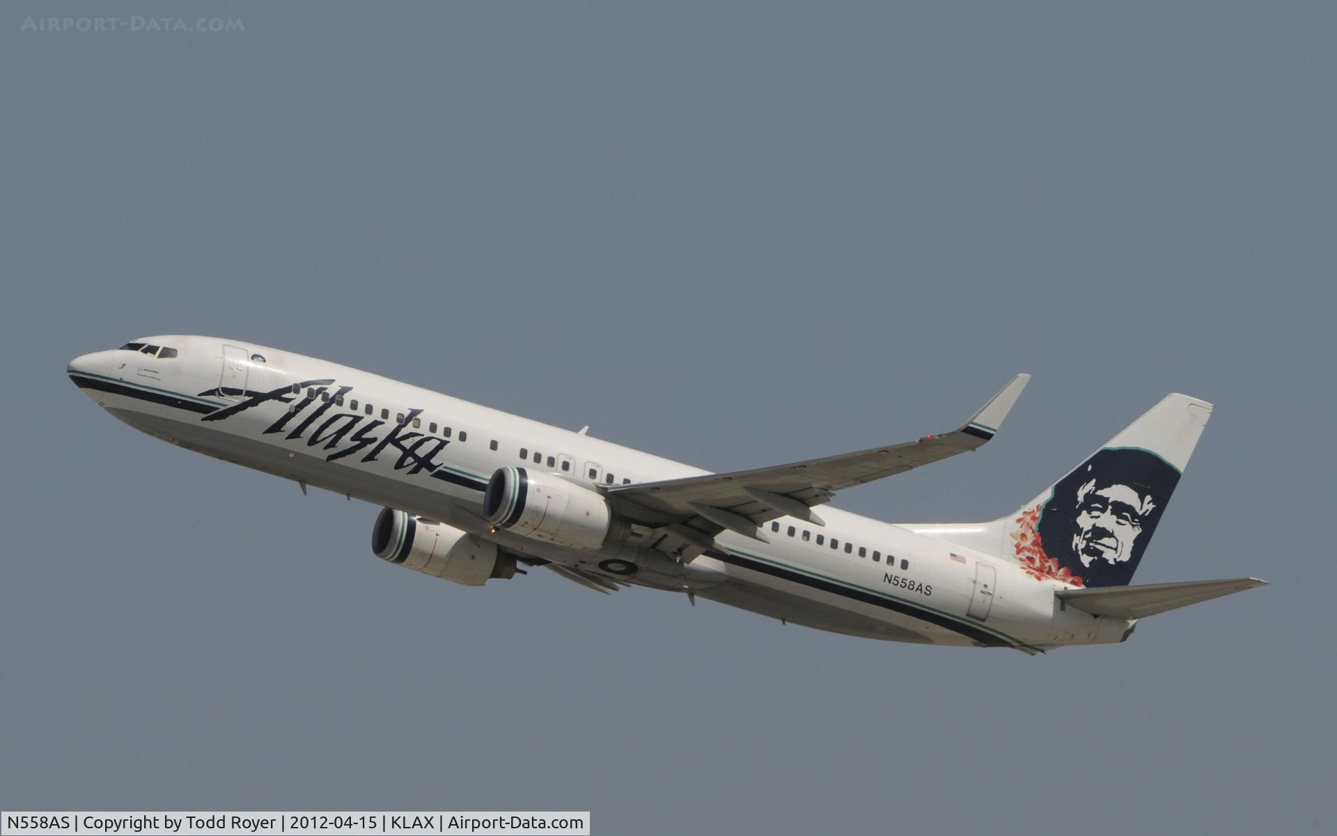 N558AS, 2006 Boeing 737-890 C/N 35177, Departing LAX on 25R