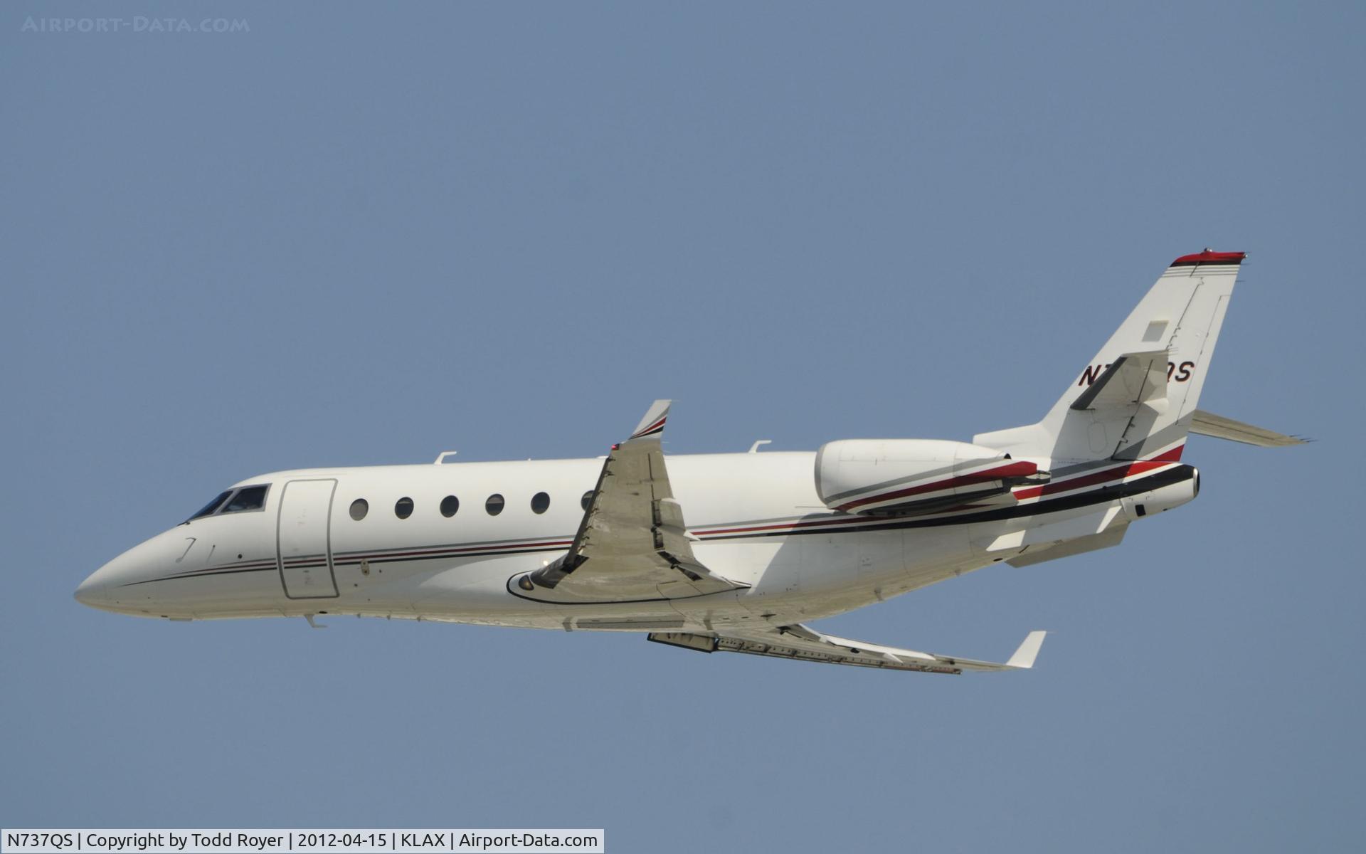 N737QS, 2005 Israel Aircraft Industries Gulfstream 200 C/N 127, Departing LAX on 25L