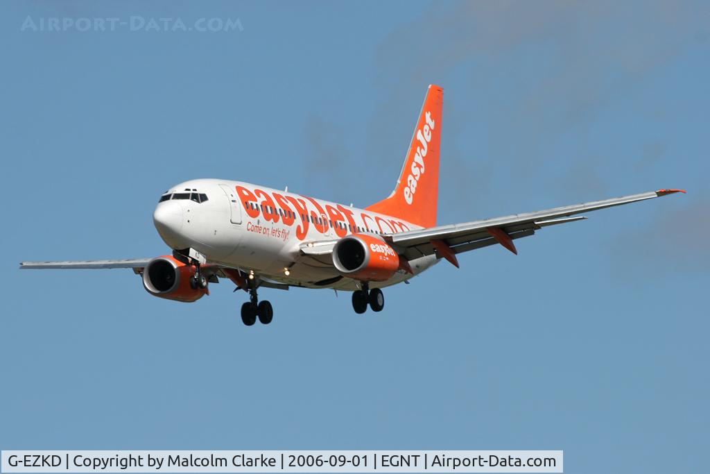 G-EZKD, 2004 Boeing 737-73V C/N 32425, Boeing 737-73V on finals to 25 at Newcastle Airport, September 2006.