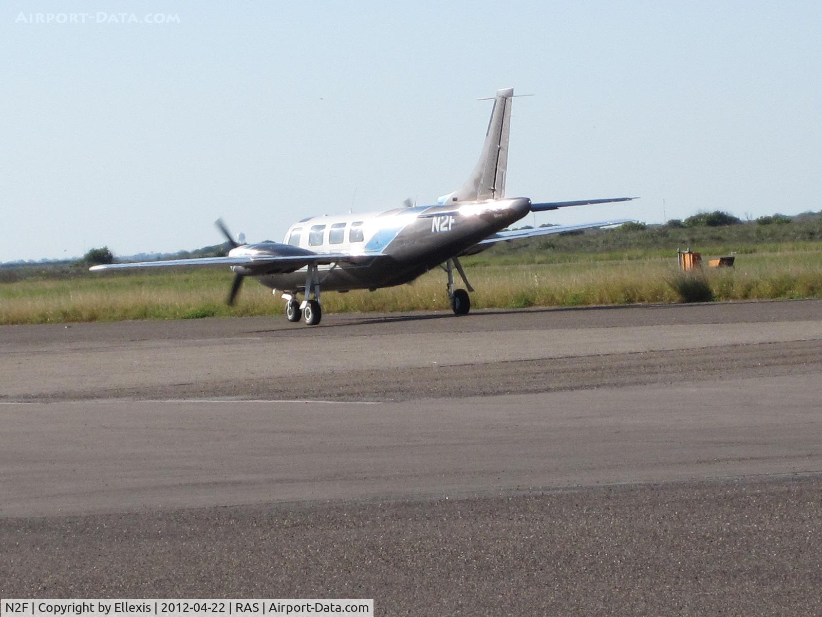 N2F, 1979 Piper Aerostar 601P C/N 61P06737963316, Clear of runway and taxiing to a tie-down, Sunday, April 22, 2012 5:12 p.m. CT.
