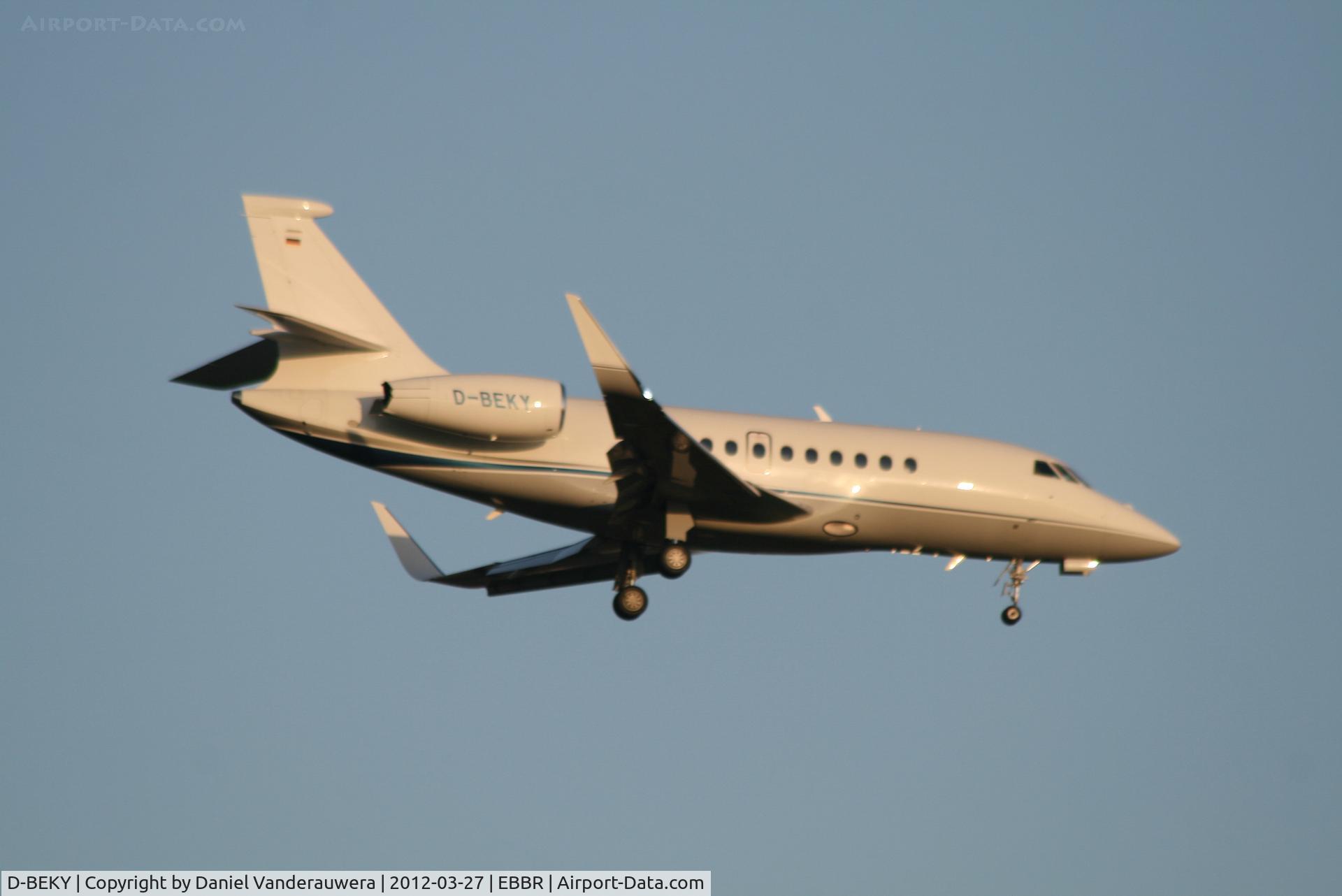 D-BEKY, 2009 Dassault Falcon 2000LX C/N 201, Descending to RWY 02