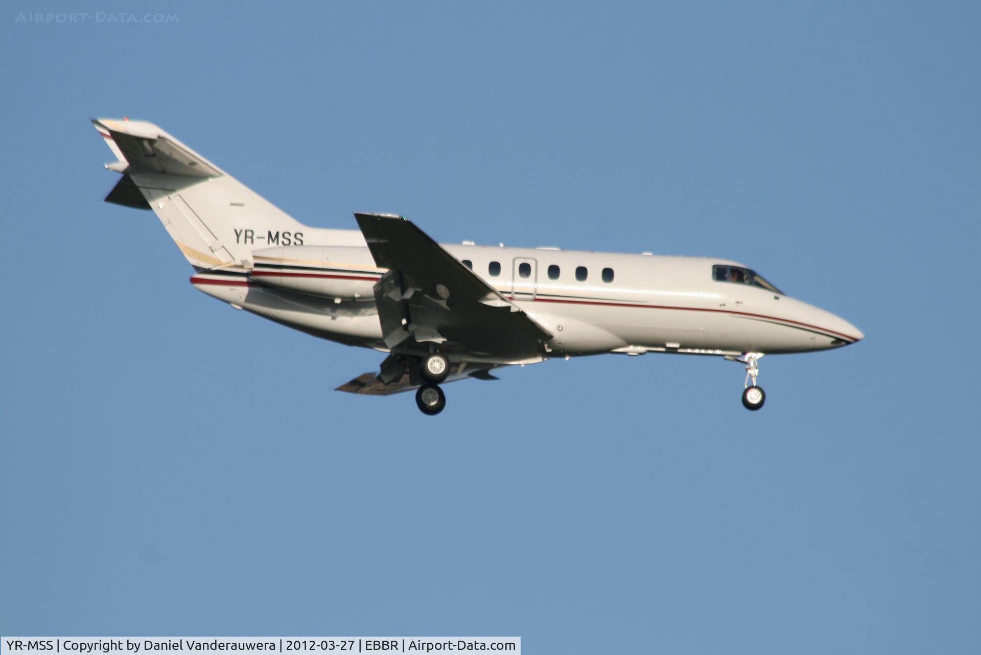 YR-MSS, 2009 Hawker Beechcraft 750 C/N HB-34, Descending to RWY 02