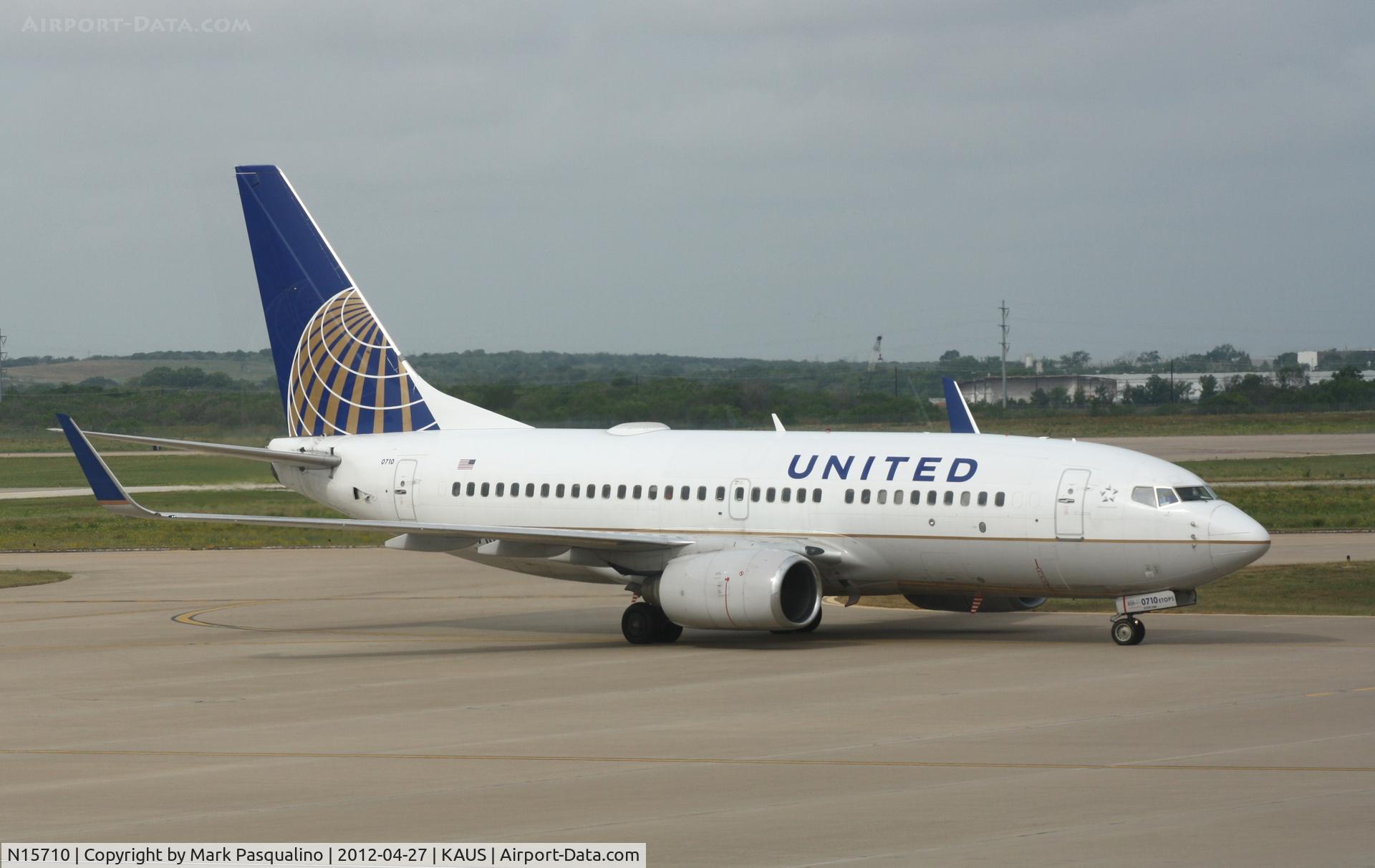 N15710, 1998 Boeing 737-724 C/N 28780, Boeing 737-700