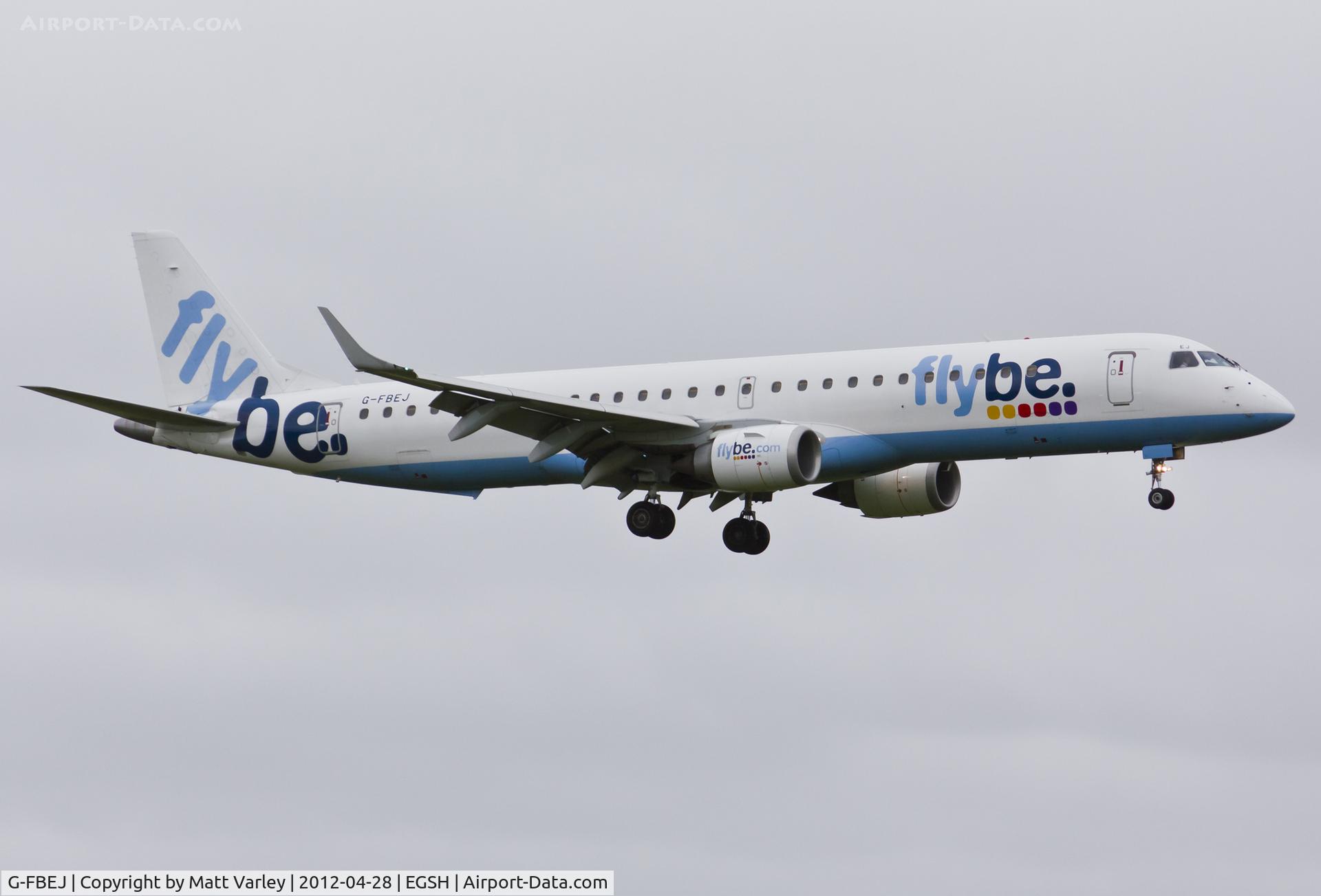 G-FBEJ, 2007 Embraer 195LR (ERJ-190-200LR) C/N 19000155, Arriving at a very wet EGSH.