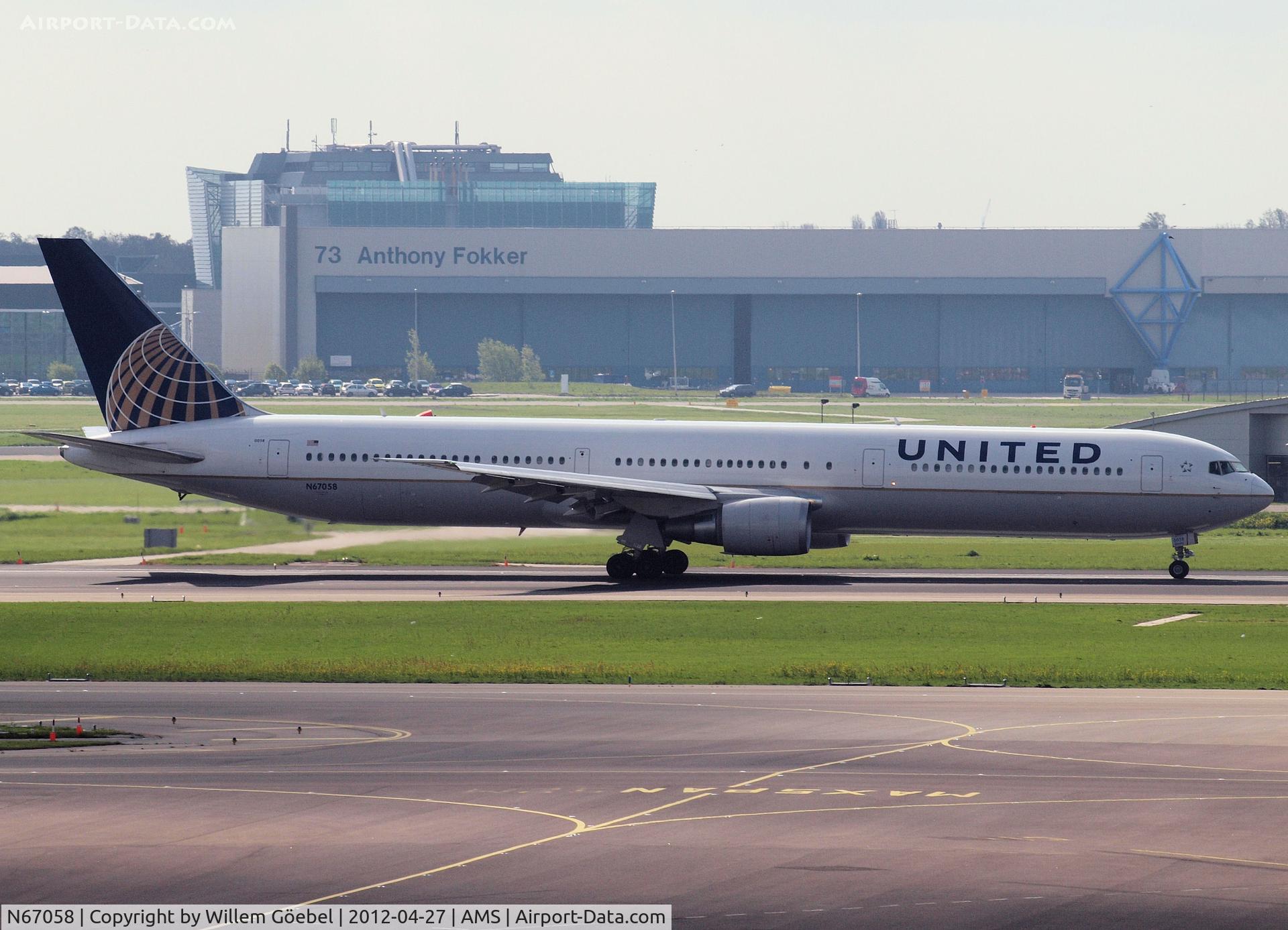 N67058, 2002 Boeing 767-424/ER C/N 29453, Taxi to runway 24 of Schiphol Airport