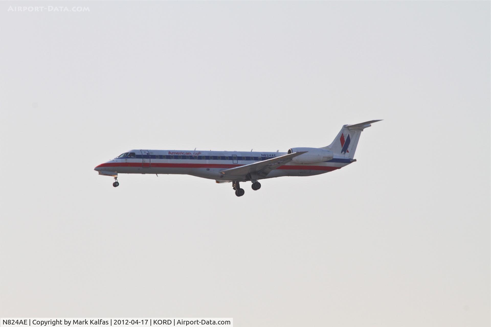 N824AE, 2002 Embraer ERJ-140LR (EMB-135KL) C/N 145584, American Eagle Embraer EMB-135KL, EGF4074 arriving from Watertown NY/KART, RWY 22L approach KORD.