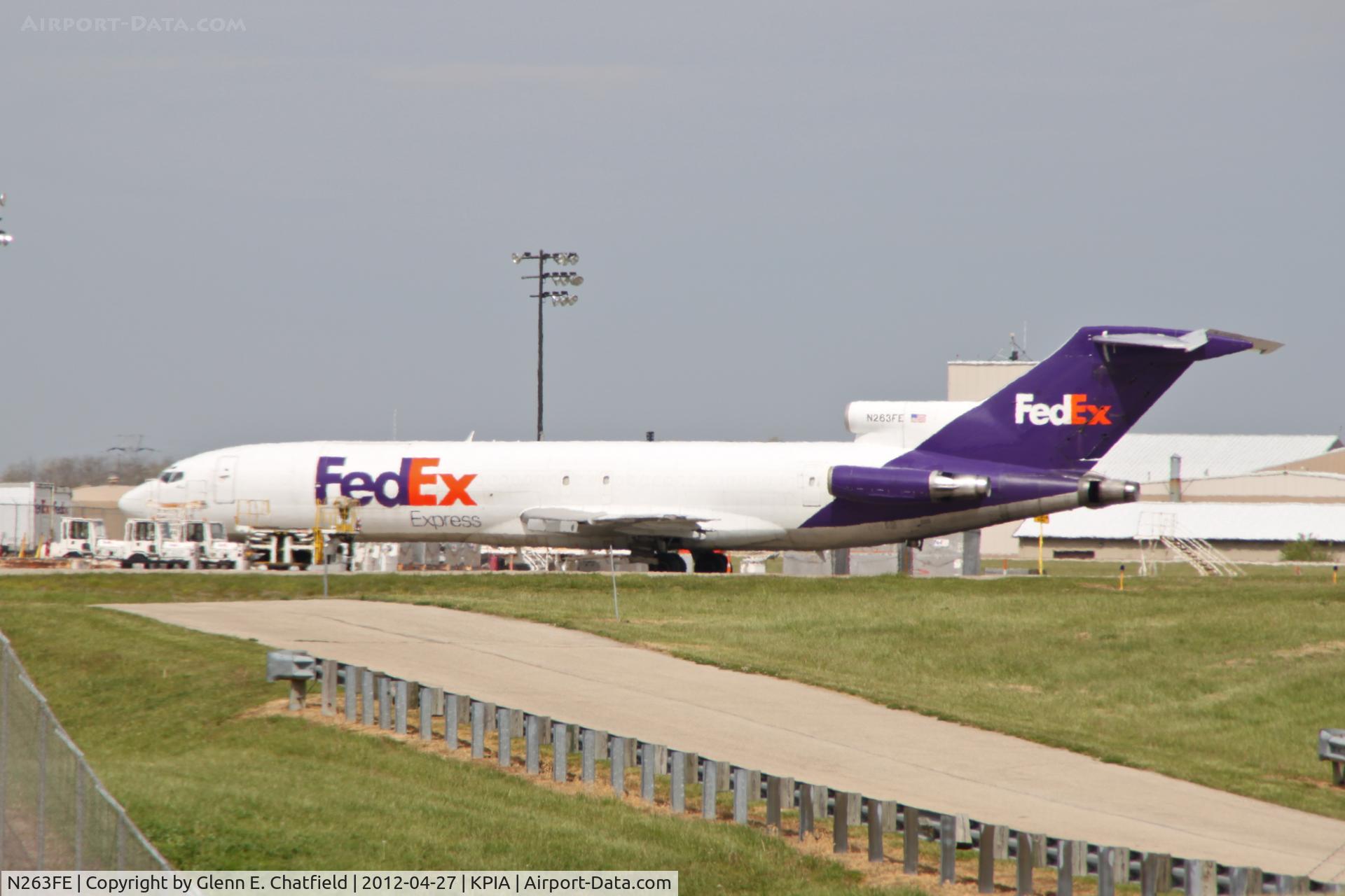 N263FE, 1979 Boeing 727-233F C/N 21625, At the cargo area, seen from the road.