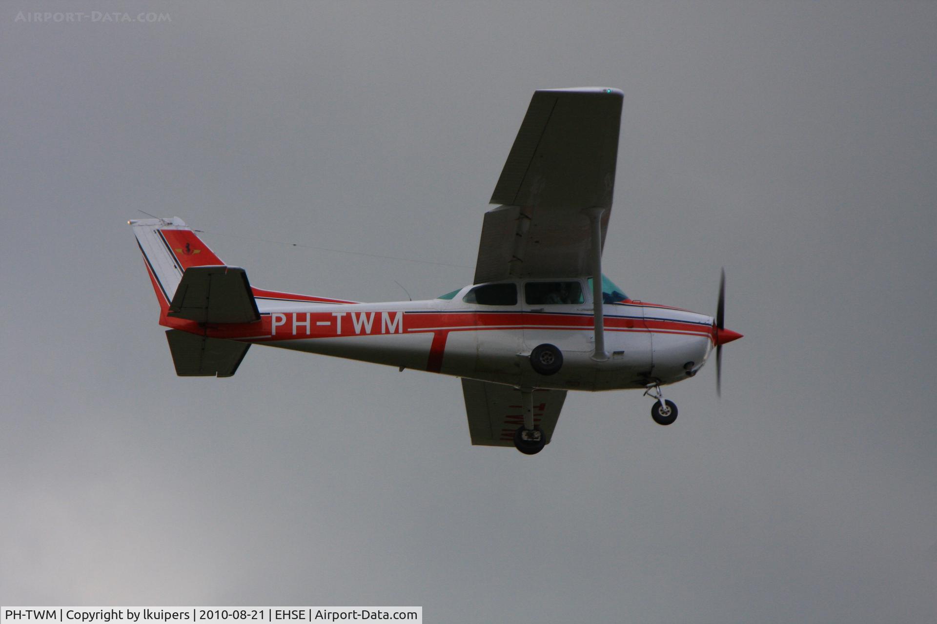 PH-TWM, 1983 Cessna 172P C/N 17275859, Visiting Seppe at the twentieth anniversary of the Vliegend Museum Seppe.