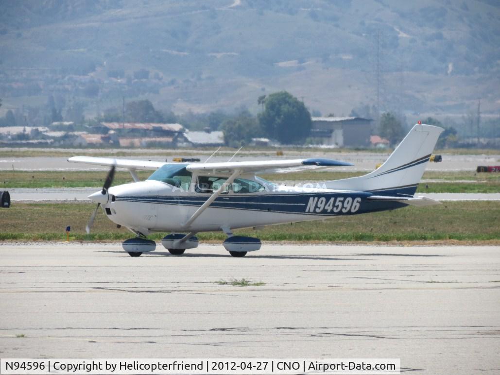 N94596, 1978 Cessna 182Q Skylane C/N 18266455, Taxiing to the runways