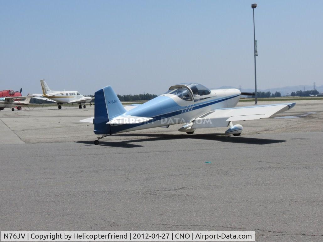 N76JV, 1992 Vans RV-6 C/N 21071, Heading to the runway