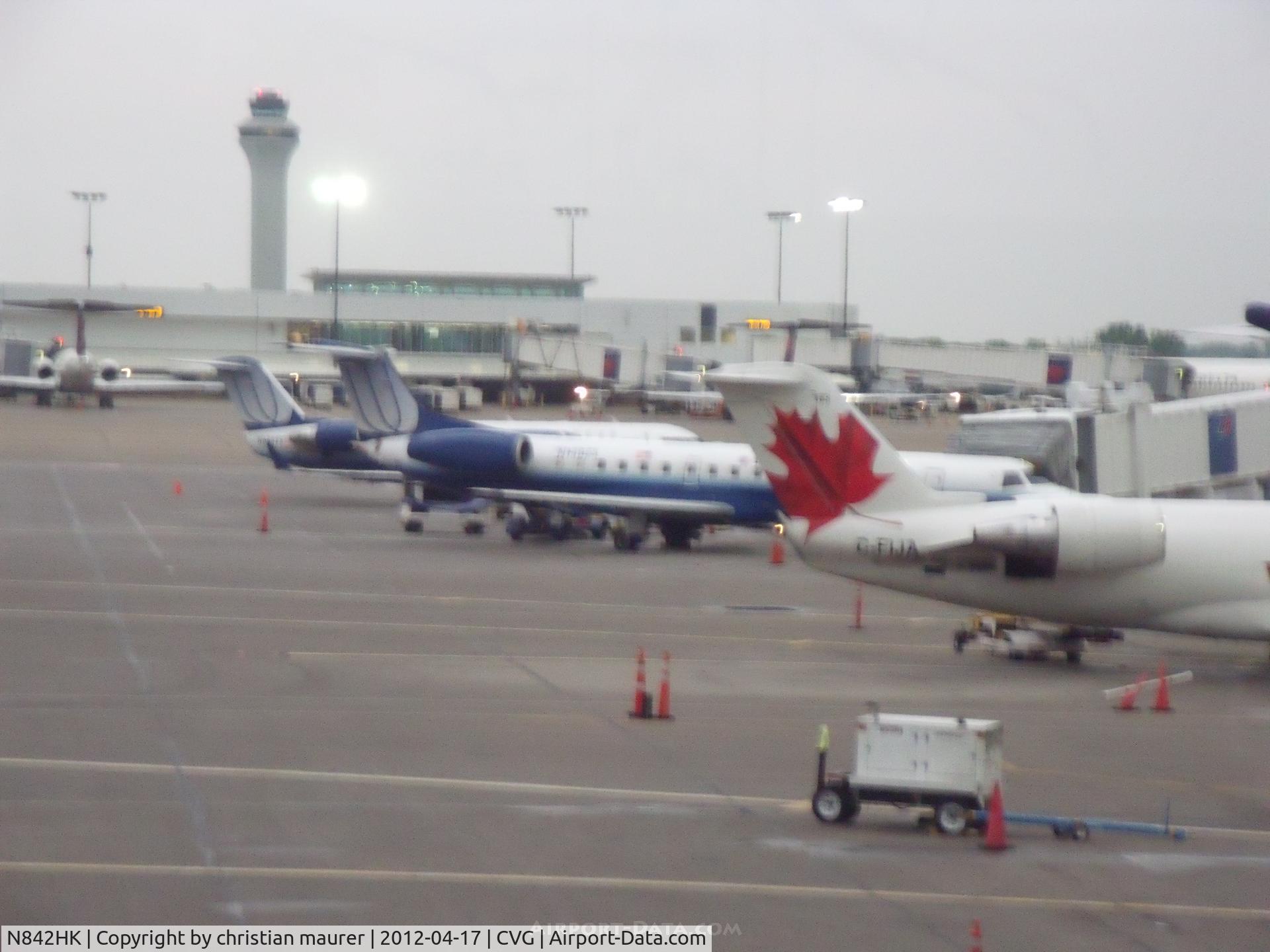 N842HK, 2004 Embraer ERJ-145LR (EMB-145LR) C/N 14500830, erj-145lr