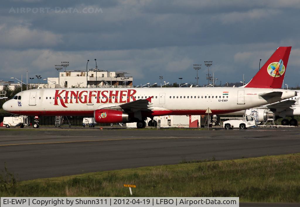 EI-EWP, 2007 Airbus A321-232 C/N 3034, Stored at Air France facility...