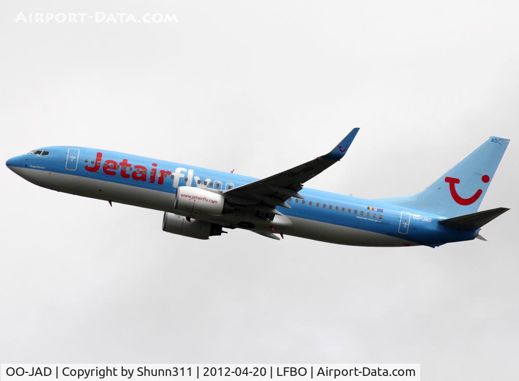 OO-JAD, 2011 Boeing 737-8K5 C/N 39093, Taking off...