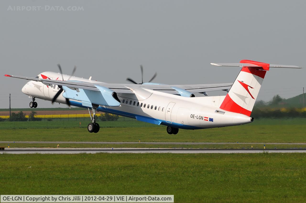 OE-LGN, 2010 De Havilland Canada DHC-8-402Q Dash 8 C/N 4326, Austrian arrows