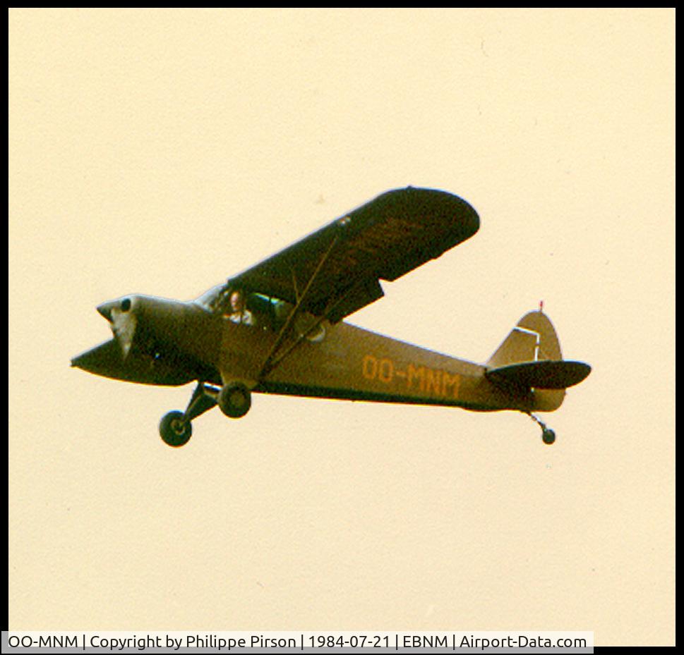 OO-MNM, 1979 Piper PA-18-150 Super Cub C/N 18-8009035, Hubert Isselée aux commandes.