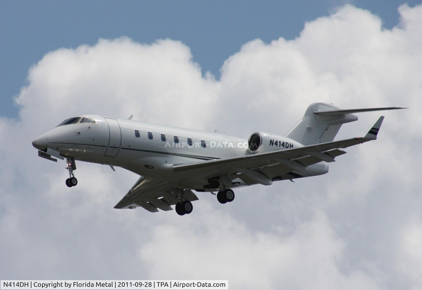 N414DH, 2007 Bombardier Challenger 300 (BD-100-1A10) C/N 20188, Challenger 300