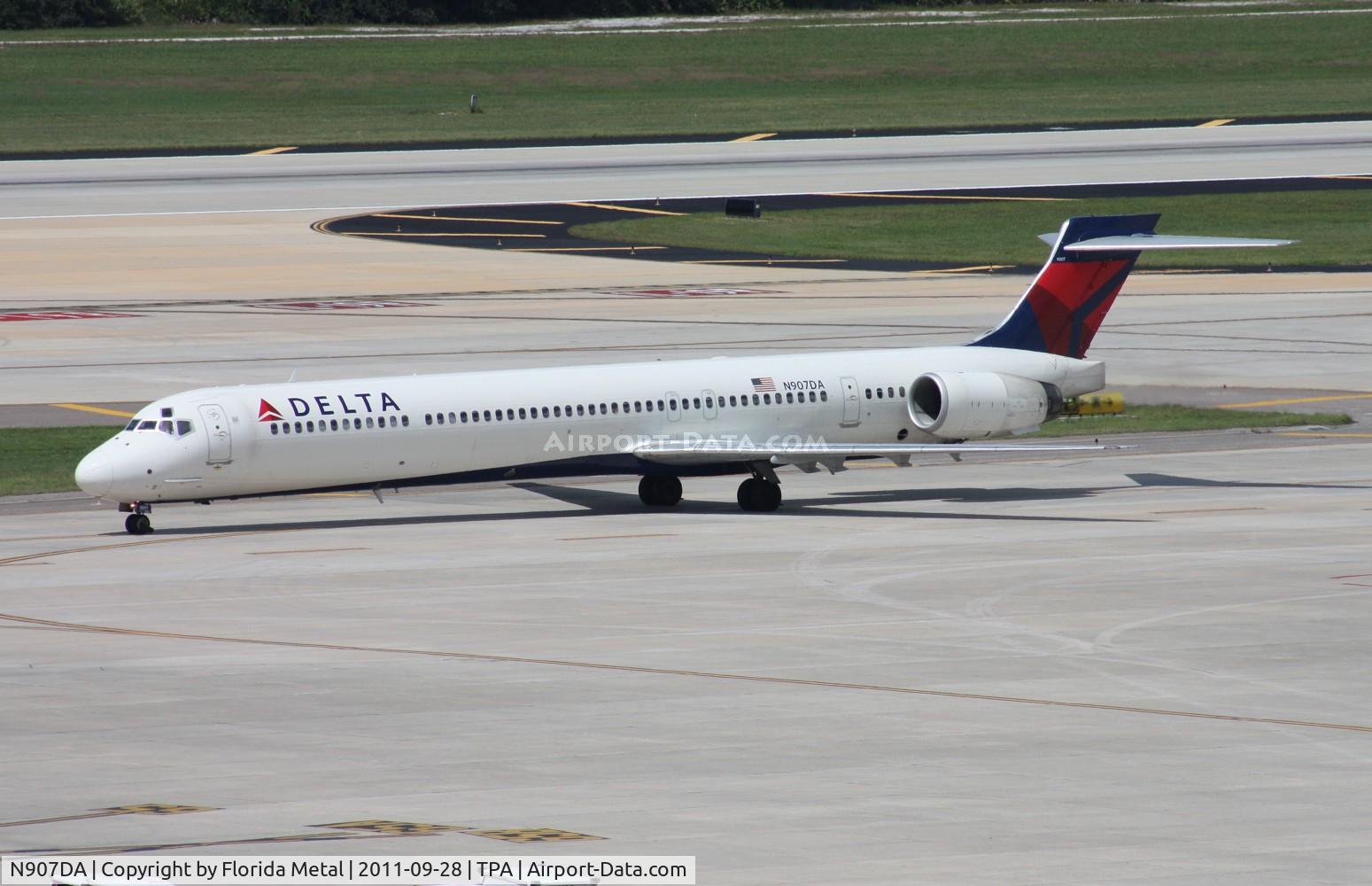 N907DA, 1995 McDonnell Douglas MD-90-30 C/N 53387, Delta MD-90
