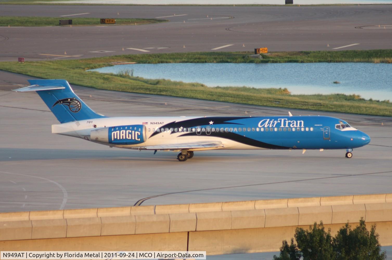 N949AT, 1999 Boeing 717-200 C/N 55003, Orlando Magic