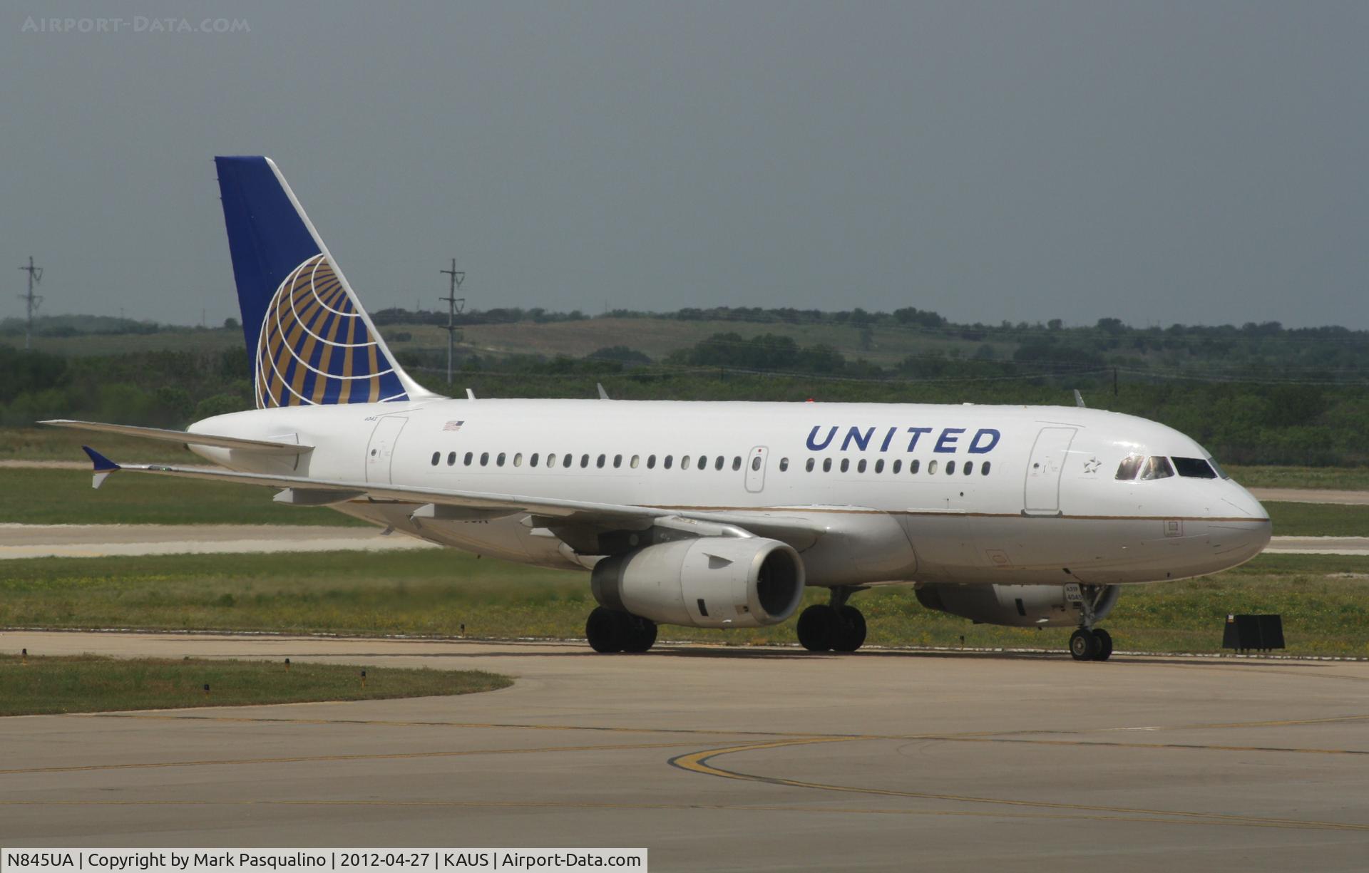 N845UA, 2001 Airbus A319-131 C/N 1585, Airbus A319