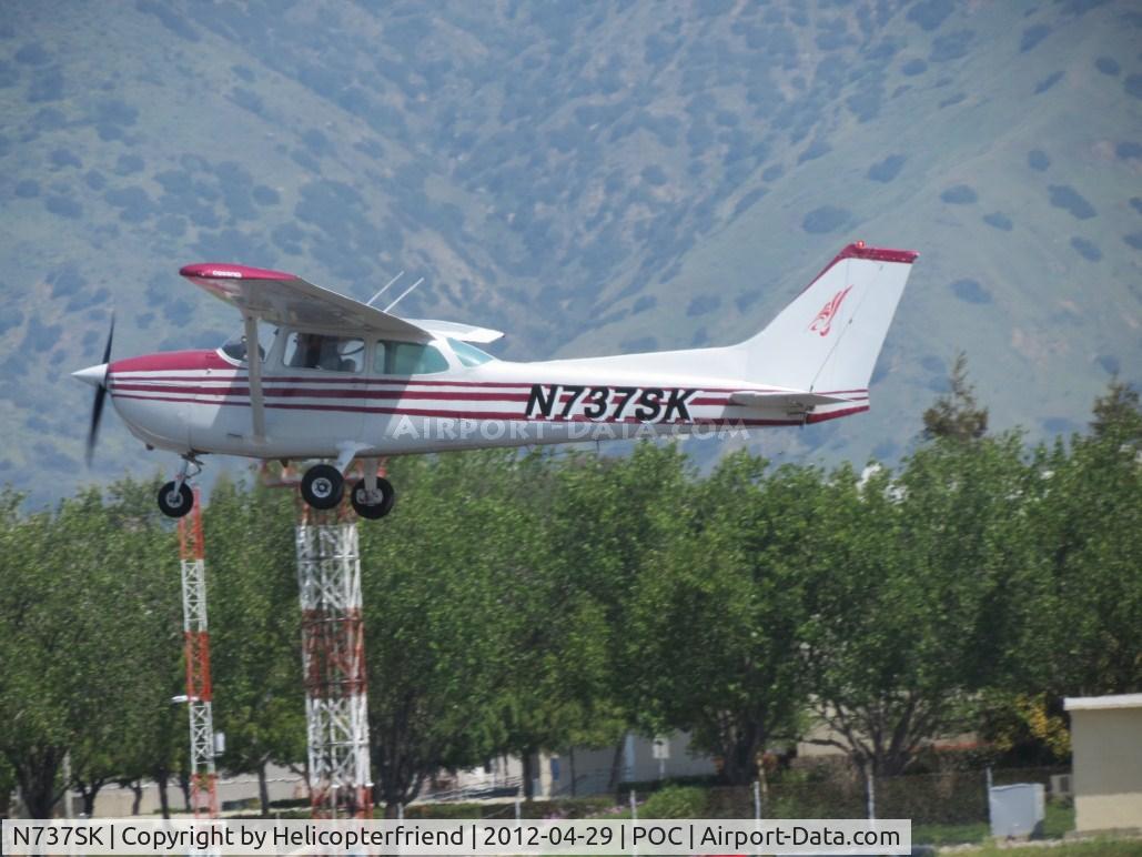 N737SK, Cessna 172N C/N 17269638, Lifting off from 26L