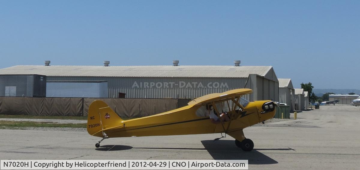 N7020H, 1946 Piper J3C-65 Cub Cub C/N 20265, Taxiing towards the hangers after landing