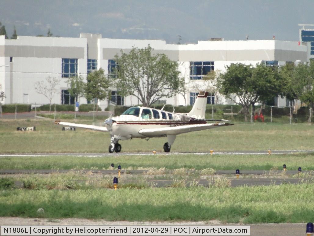 N1806L, 1976 Beech A36 Bonanza 36 C/N E-836, Rolling for take off