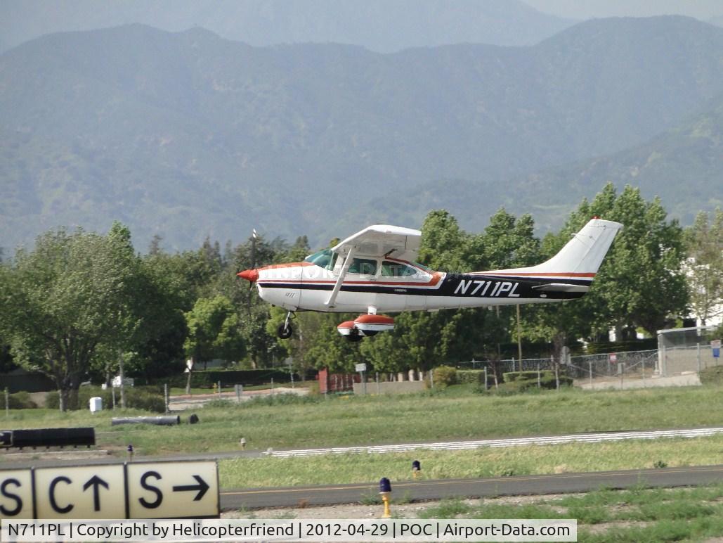 N711PL, 1976 Cessna 182P Skylane C/N 18264667, Approaching taxiway Cocco on final for 26L