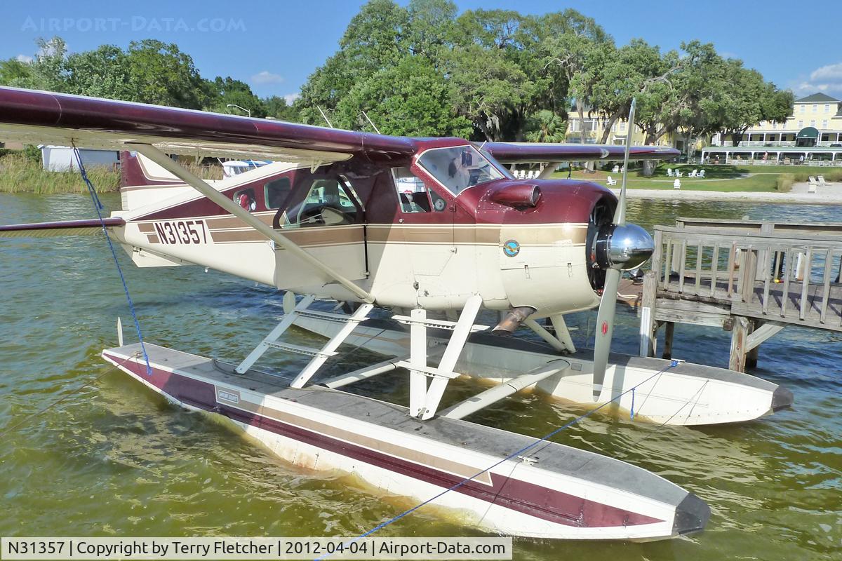 N31357, 1957 De Havilland Canada DHC-2 Beaver Mk.1 C/N 1126, Operated by Lake Country Air Service - based in Duluth in the summer - in Winter aircraft moves to warmer locations to offer sightseeing opportunities - photo at dock on Lake Dora , Florida