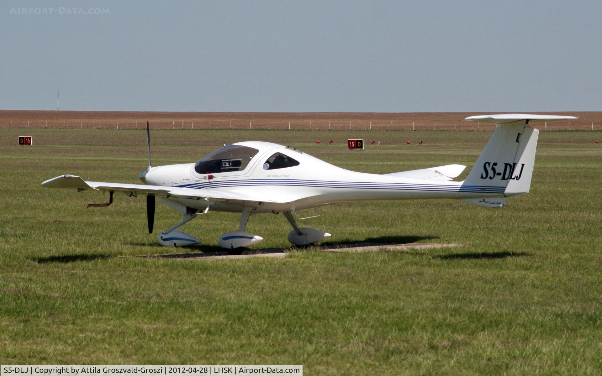 S5-DLJ, Diamond DA-20C-1 Eclipse C/N C0283, Siofok-Kiliti Airport-LHSK Hungary