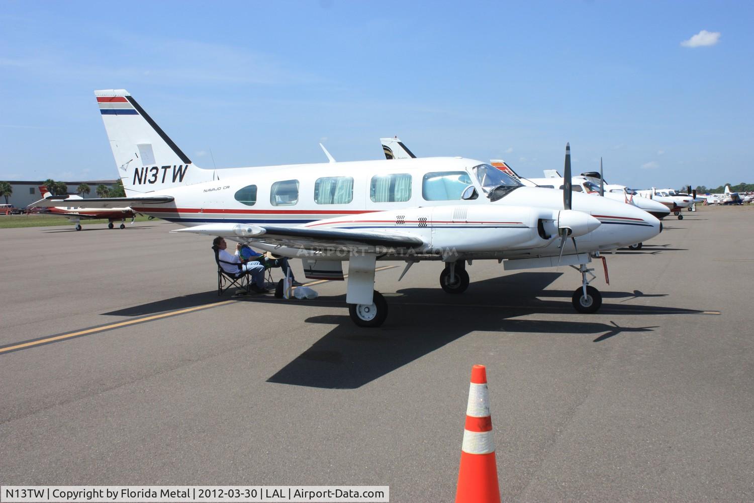 N13TW, 1976 Piper PA-31-325 Navajo C/R C/N 31-7612083, PA-31-325