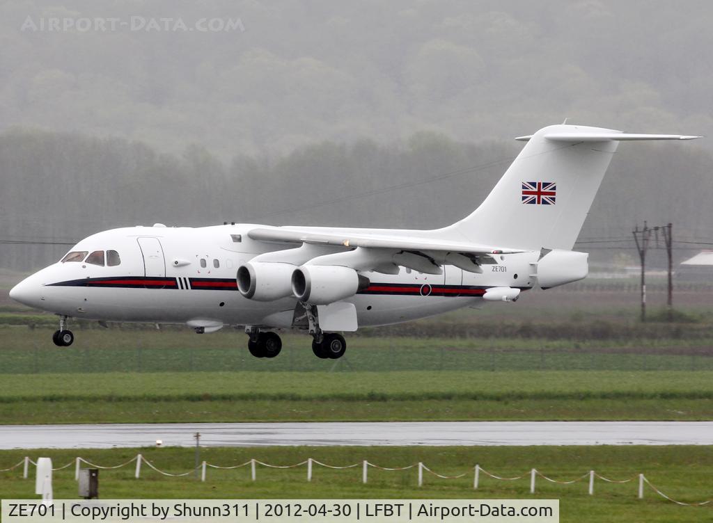 ZE701, 1985 British Aerospace BAe.146 CC.2 C/N E1029, Landing rwy 20