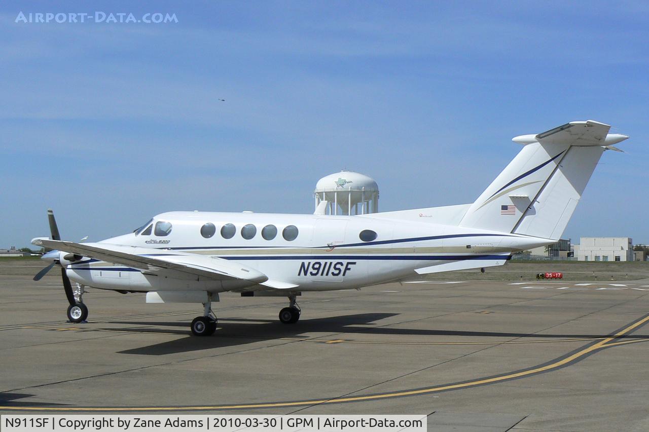 N911SF, 1999 Raytheon Aircraft Company B200 C/N BB-1659, At Grand Prairie Municipal Airport
