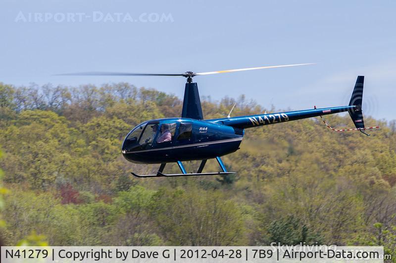 N41279, 2008 Robinson R44 C/N 1909, Approaching Ellington, CT