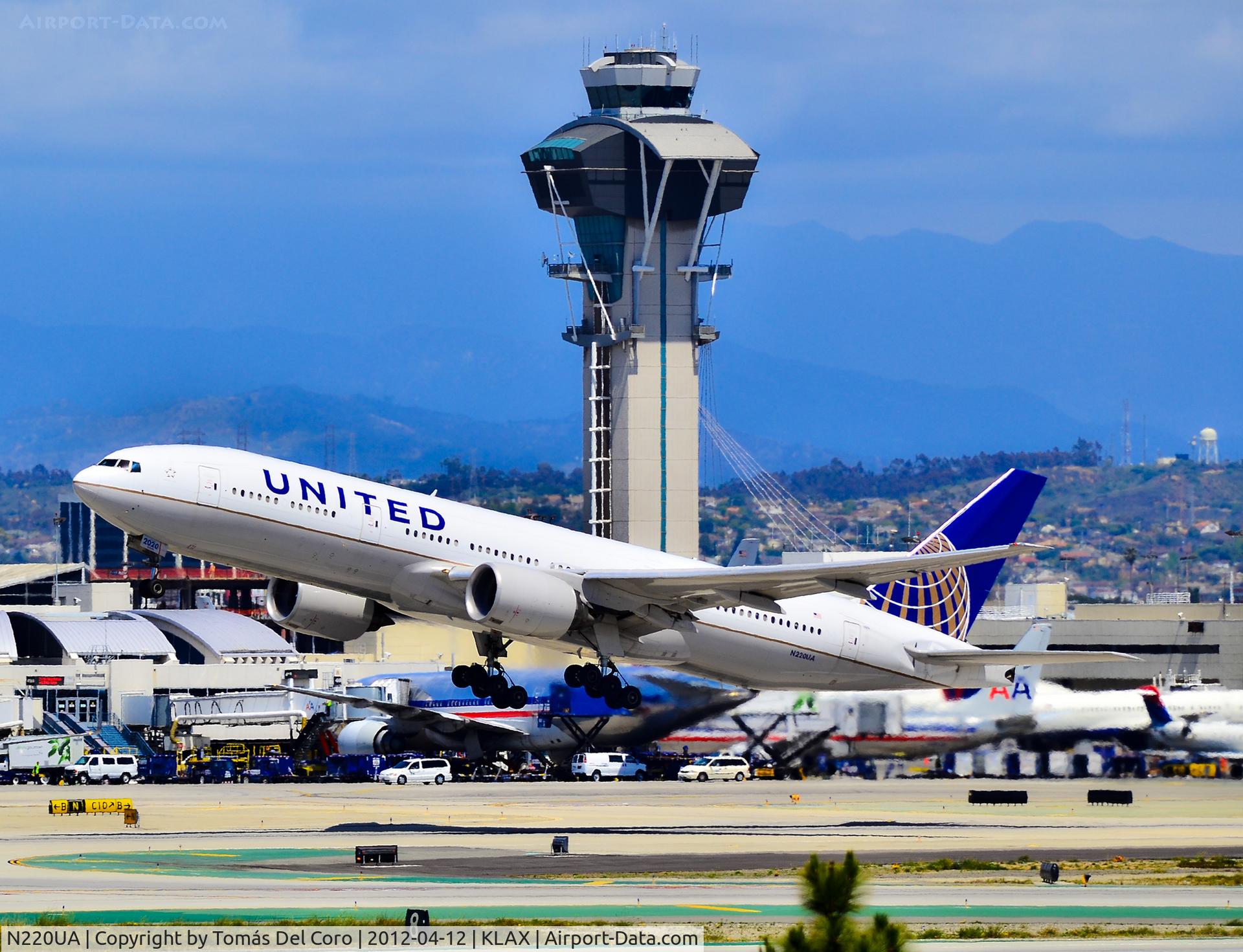 N220UA, 2001 Boeing 777-222 C/N 30223, N220UA United Airlines Boeing 777-222/ER / 2820 (cn 30223/340)

Los Angeles International Airport (IATA: LAX, ICAO: KLAX, FAA LID: LAX)
TDelCoro
April 12, 2012