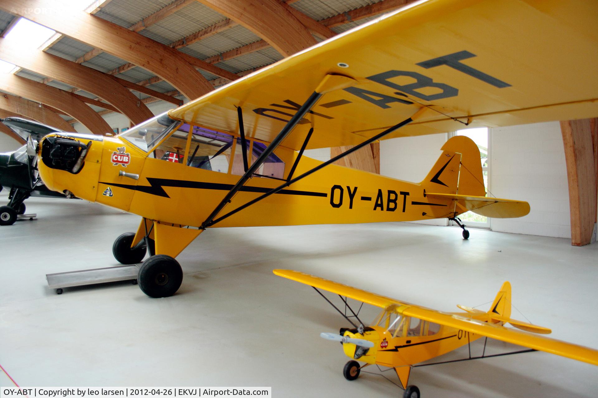 OY-ABT, 1939 Piper J3F-50 C/N 2475, Stauning FLYmuseum Denmark 26.4.12