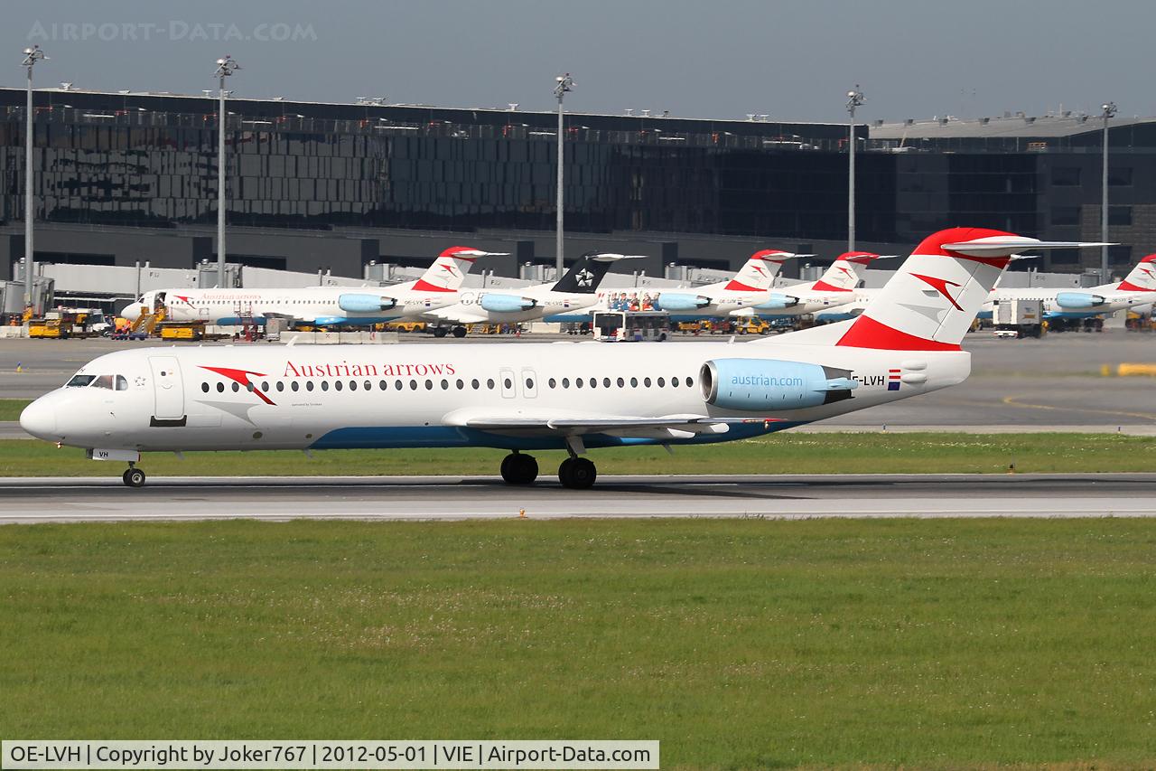 OE-LVH, 1993 Fokker 100 (F-28-0100) C/N 11456, Austrian arrows