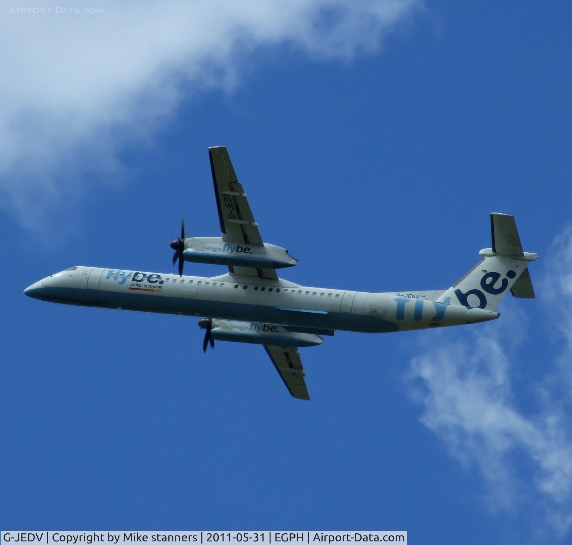 G-JEDV, 2004 De Havilland Canada DHC-8-402Q Dash 8 C/N 4090, Flybe Dash 8 departs runway 24