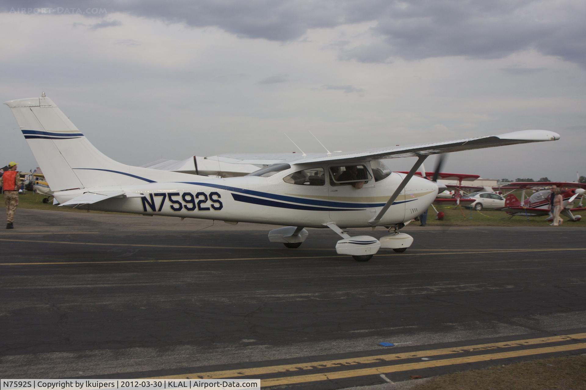 N7592S, 1976 Cessna 182Q Skylane C/N 18265241, At Sun 'n Fun 2012