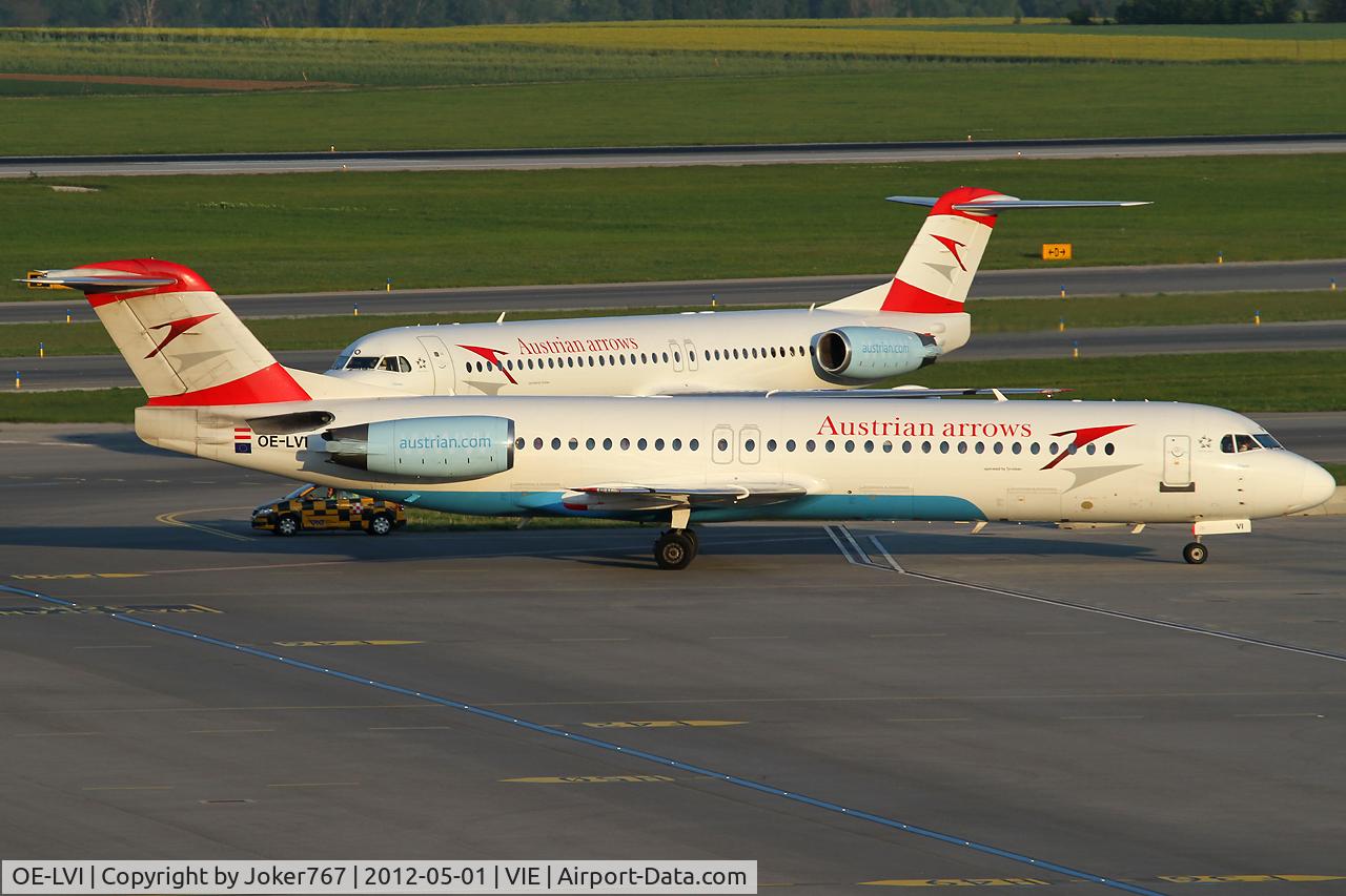 OE-LVI, 1993 Fokker 100 (F-28-0100) C/N 11468, Austrian arrows