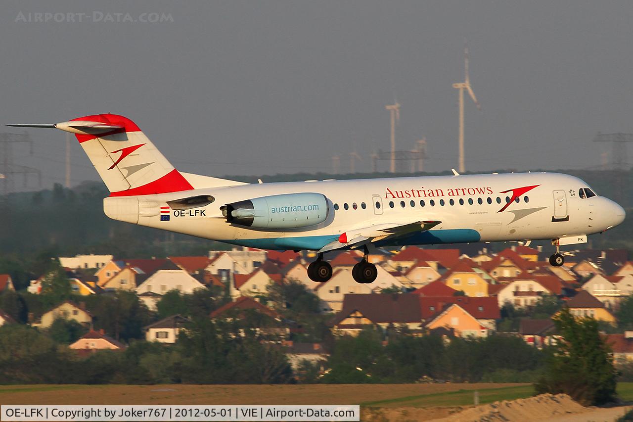 OE-LFK, 1995 Fokker 70 (F-28-0070) C/N 11555, Austrian arrows