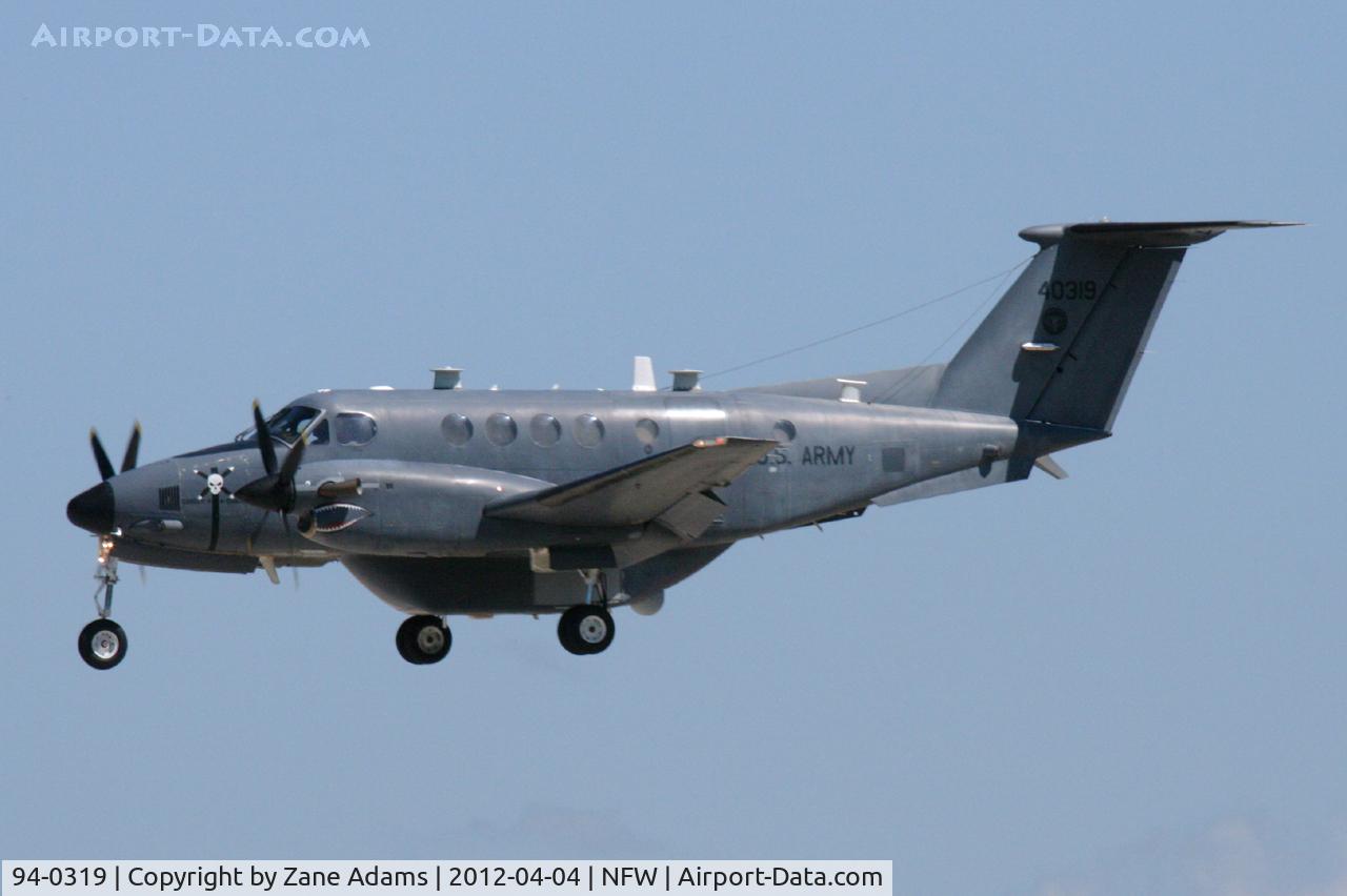 94-0319, 1994 Beech C-12R Huron C/N BW-008, Landing at NASJRB Fort Worth