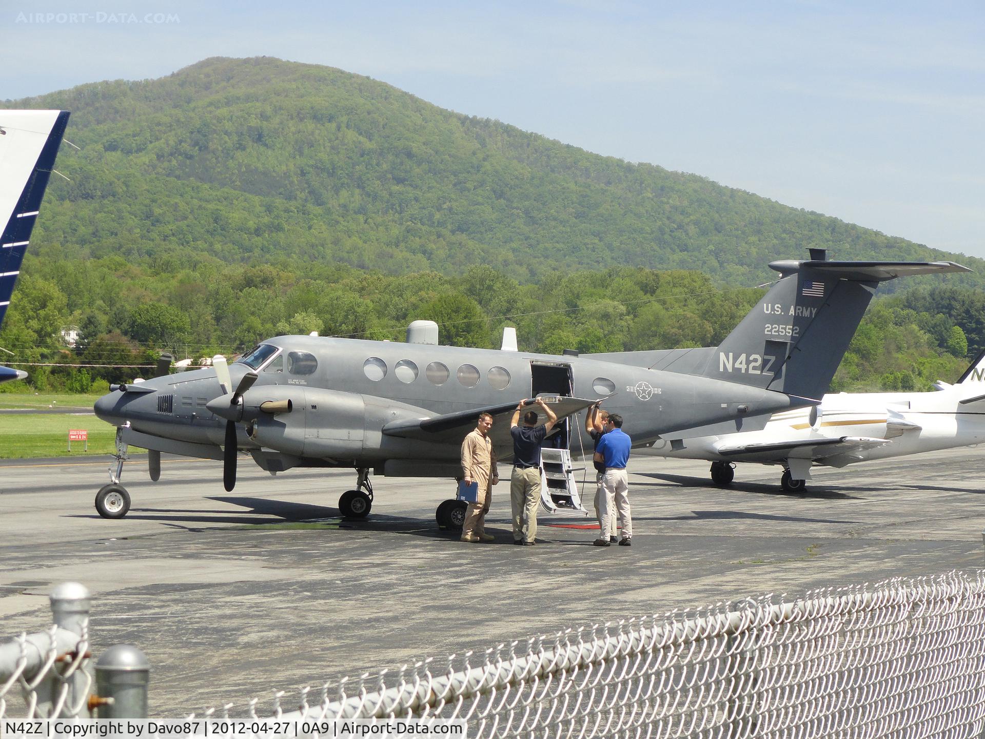 N42Z, 1976 Beech 200 C/N BC28, Parked at the Elizabethton Airpot on April 27, 2012.