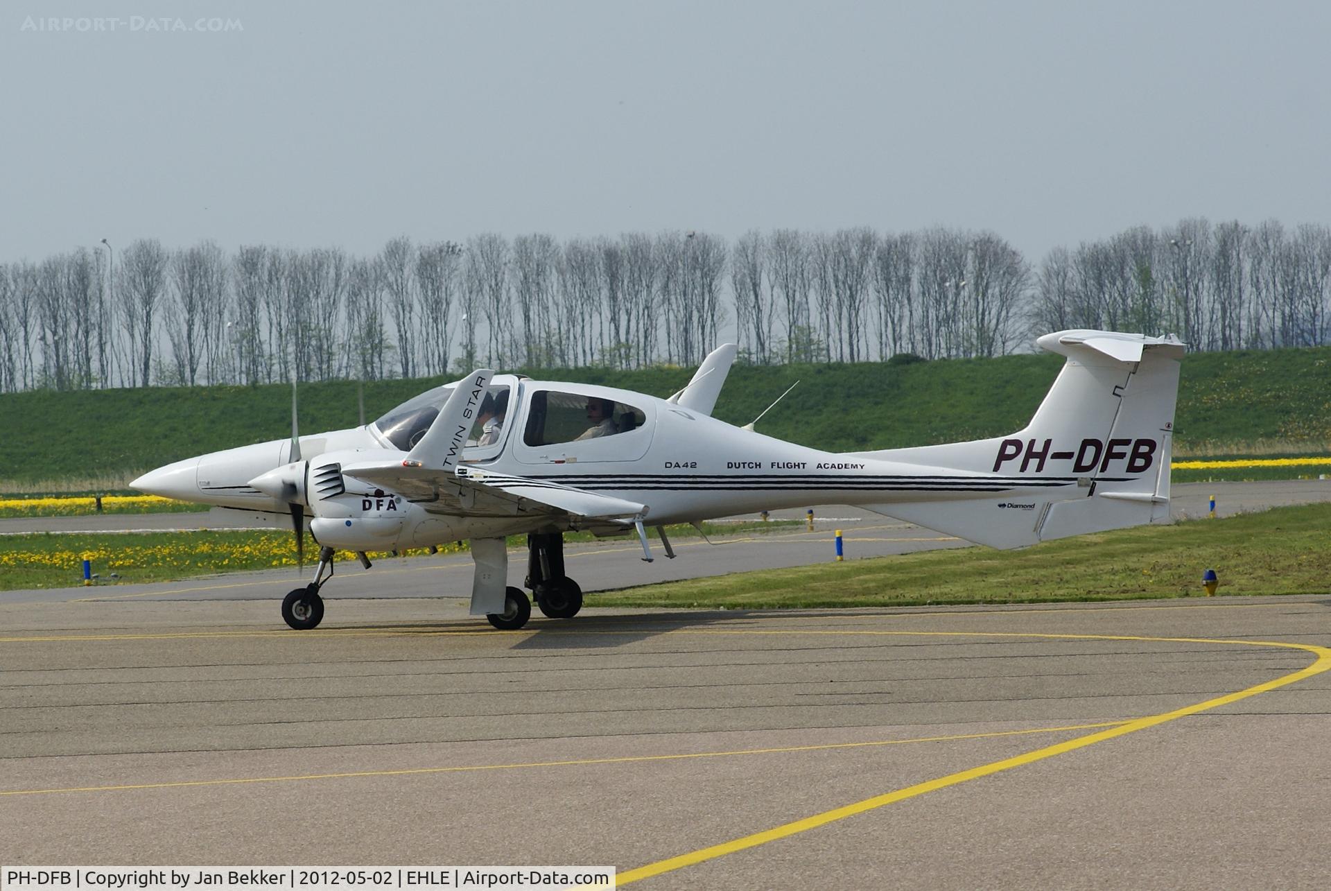 PH-DFB, 2007 Diamond DA-42 Twin Star C/N 42.229, Lelystad Airport