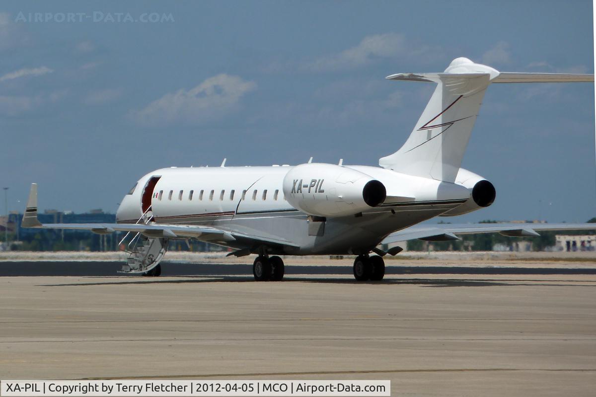 XA-PIL, 2001 Bombardier BD-700-1A10 Global Express C/N 9100, At Orlando International , Florida
