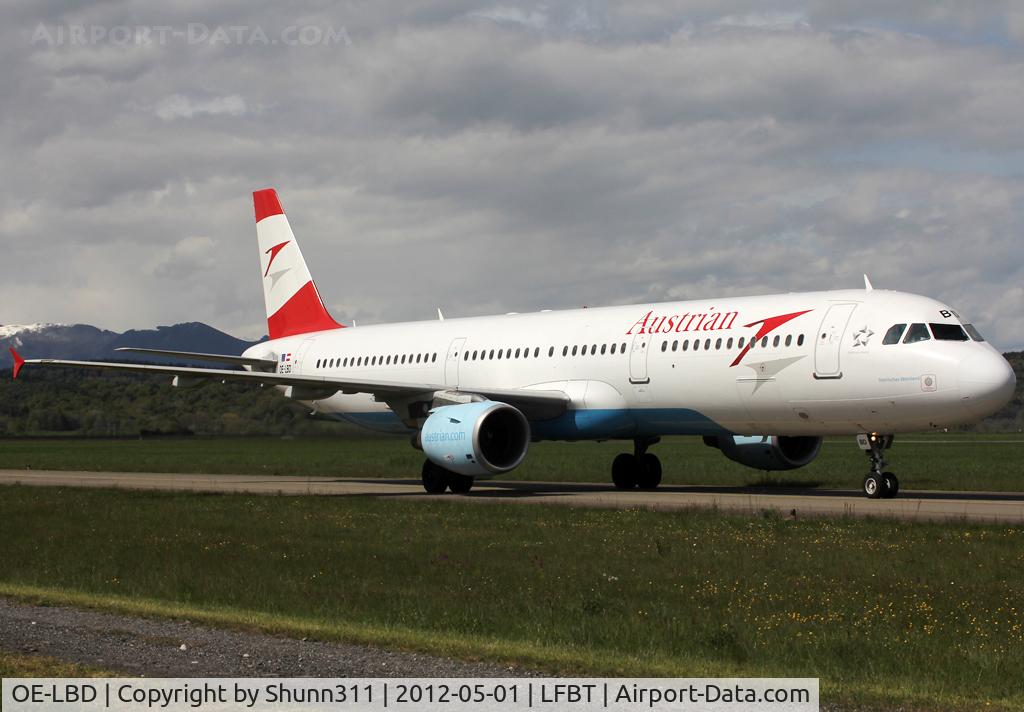 OE-LBD, 1998 Airbus A321-211 C/N 920, Taxiing to the Terminal...