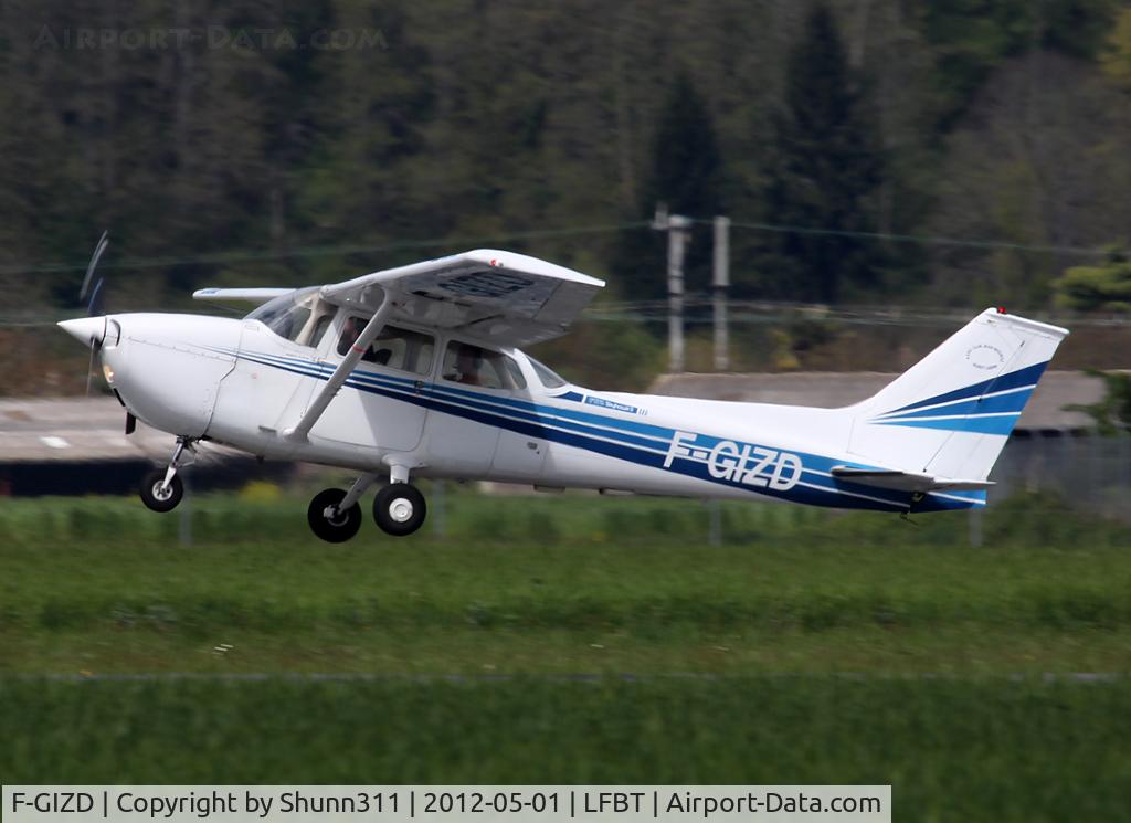 F-GIZD, Reims F172M Skyhawk C/N 1355, On take off from rwy 20