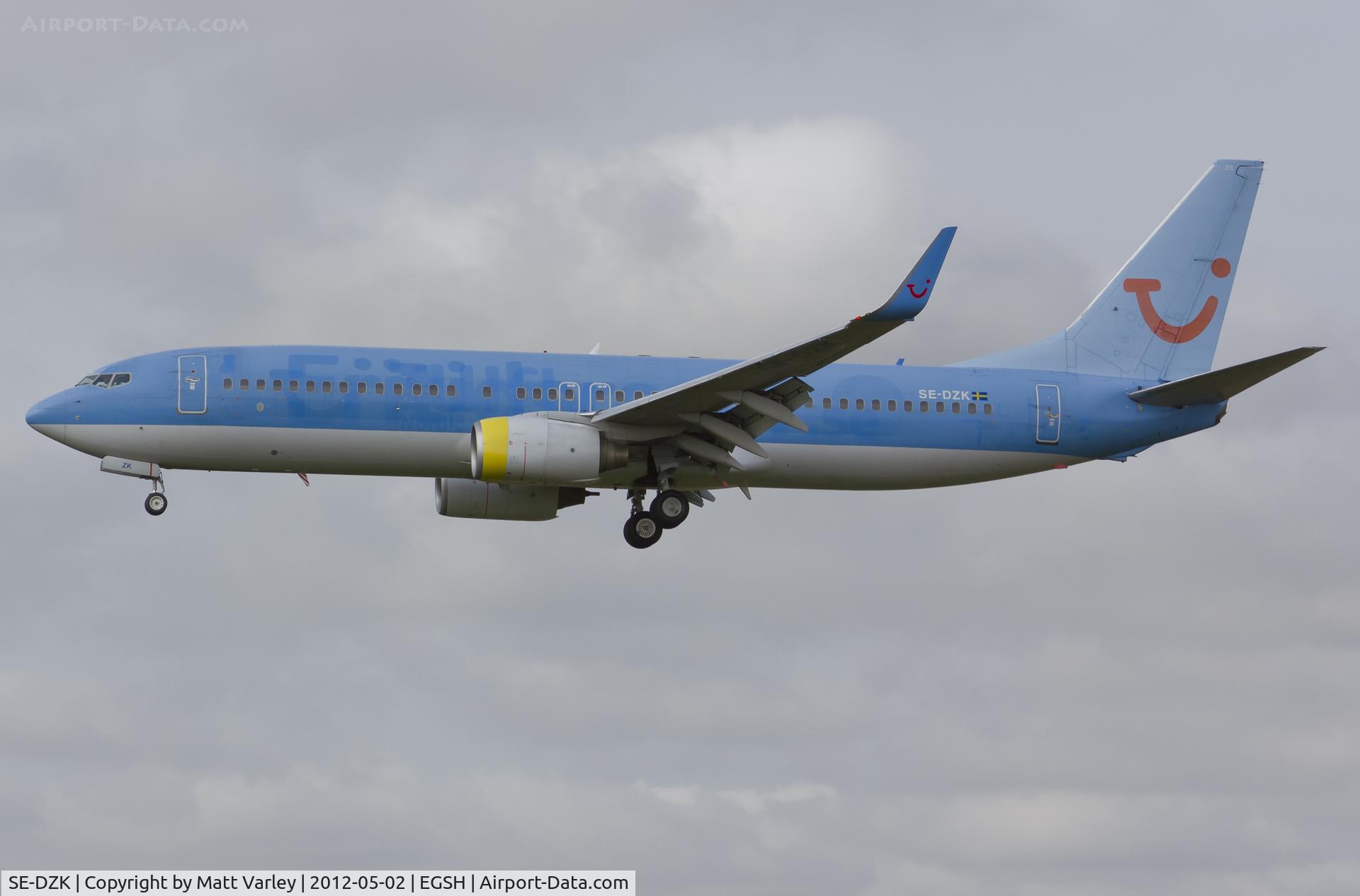 SE-DZK, 2000 Boeing 737-804 C/N 28231, Arriving at EGSH for spray by Air Livery.