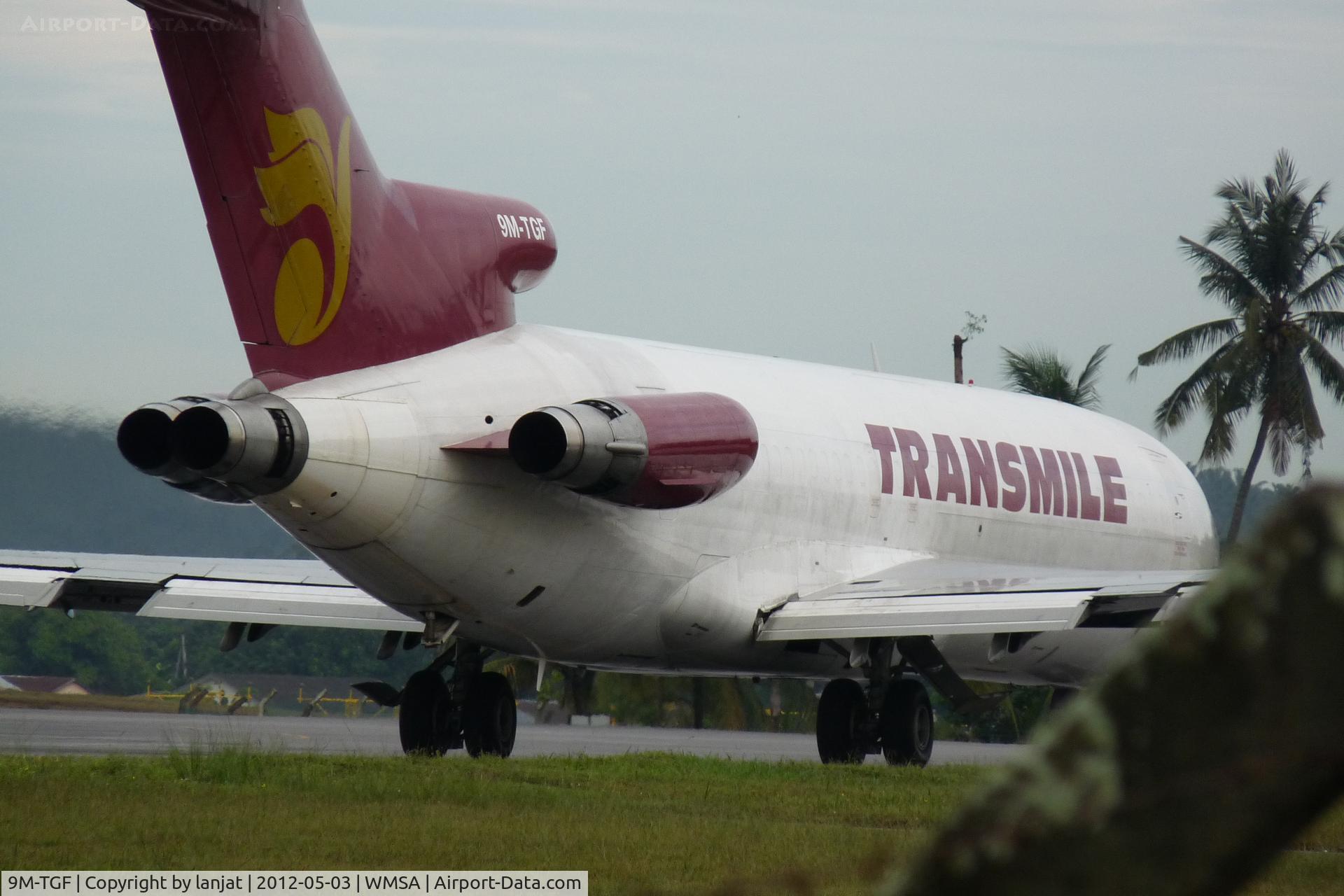 9M-TGF, 1979 Boeing 727-247/Adv(F) C/N 21698, close up on the engine