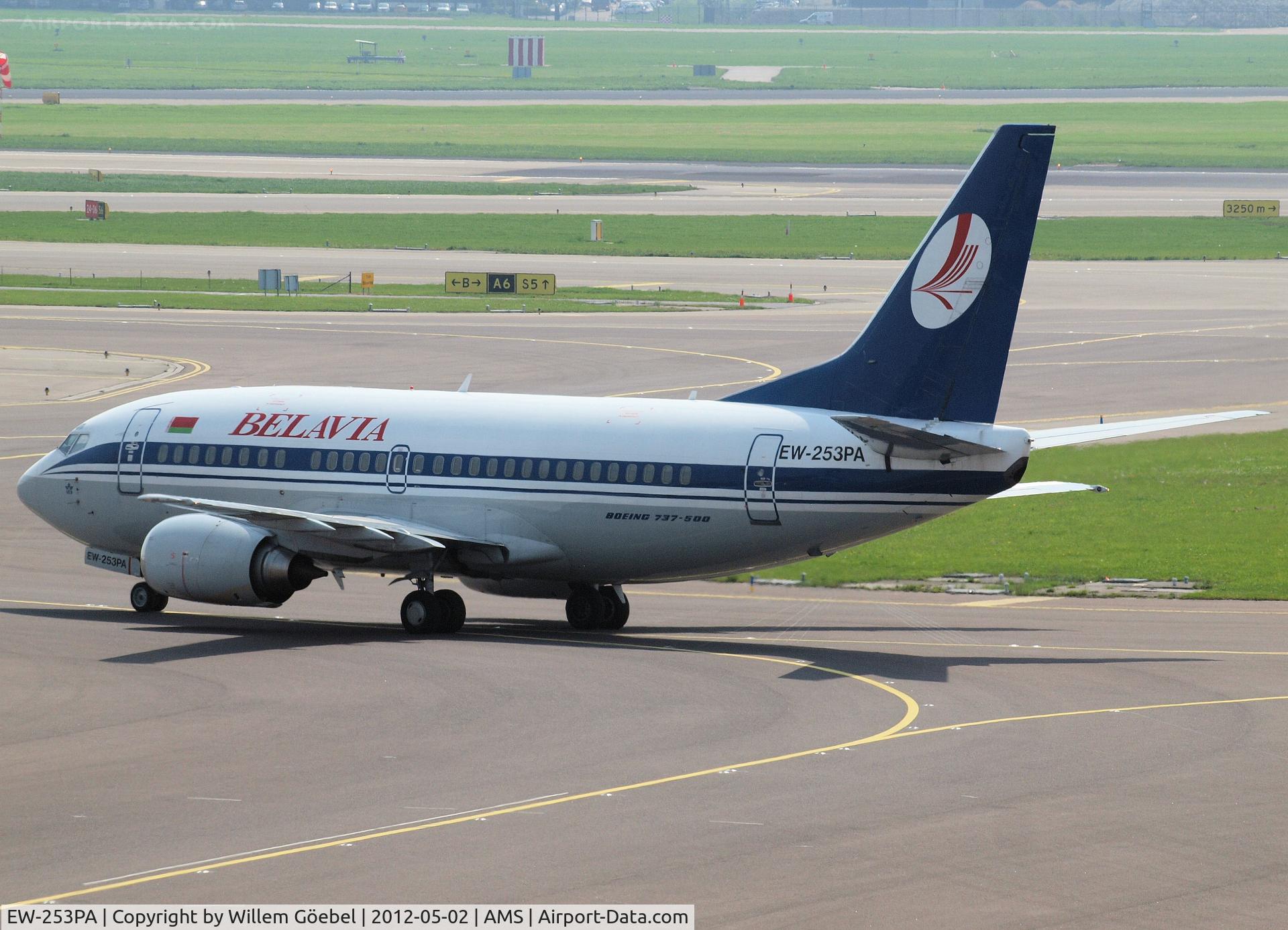 EW-253PA, 1995 Boeing 737-524 C/N 26339, Taxi to the runway of Amsterdam Airport